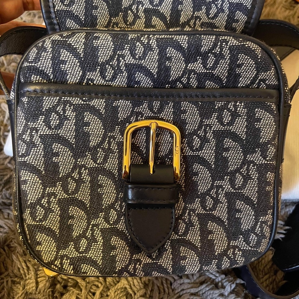 Dior crossbody bag. - Picture 7 of 8